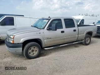 ✅ 2006 Chevrolet Silverado 2500HD Work Truck • VIN: 1GCHC23D46F256314 • Лот: 68255355. Опубликован ранее на Copart с пробегом 325 870 миль. Бесплатный доступ к архиву аукционных продаж из США и подробный отчёт об истории автомобиля на DreamBid. Изображение 1.