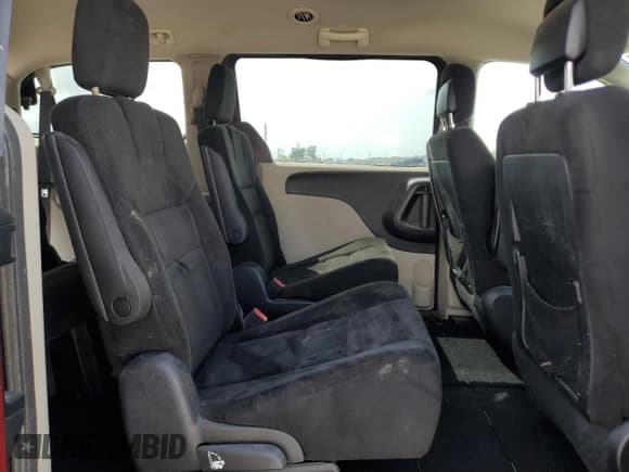 ✅ 2015 Dodge Grand Caravan SE • VIN: 2C4RDGBG7FR581932 • Lot: 69230315. Wystawiony na Copart z przebiegiem 140 180 mil. Bezpłatny archiwum sprzedaży aukcyjnych z USA i szczegółowy raport historii pojazdu na DreamBid. Zdjęcie 11.