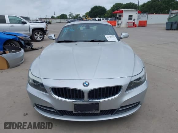 ✅ 2011 BMW Z4 sDrive30i • VIN: WBALM5C58BE378396 • Lot: 42428199. Listed on IAAI with 142,584 mi. Free auction sales archive from the USA and detailed vehicle history report at DreamBid. Image 13.