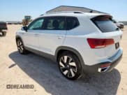 ✅ 2024 Volkswagen Taos SEL • VIN: 3VV4X7B26RM067072 • Лот: 61303785. Опубликован ранее на Copart с пробегом 10 267 миль. Бесплатный доступ к архиву аукционных продаж из США и подробный отчёт об истории автомобиля на DreamBid. Изображение 2.