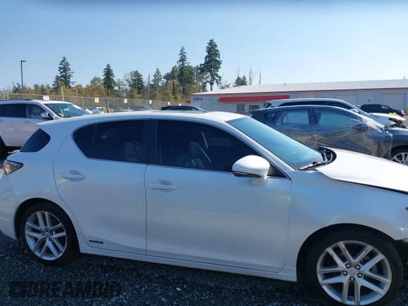 ✅ 2014 Lexus CT 200h • VIN: JTHKD5BH0E2185402 • Lot: 43386162. Wystawiony na IAAI z przebiegiem 110 681 mil. Bezpłatny archiwum sprzedaży aukcyjnych z USA i szczegółowy raport historii pojazdu na DreamBid. Zdjęcie 14.