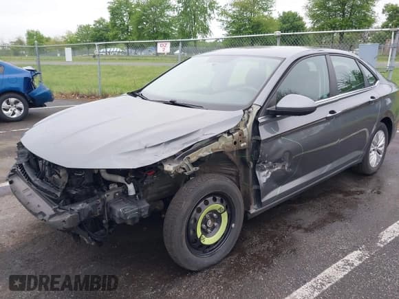 ✅ 2019 Volkswagen Jetta S • VIN: 3VWN57BU0KM049776 • Lot: 42232898. Wystawiony na IAAI z przebiegiem 83 460 mil. Bezpłatny archiwum sprzedaży aukcyjnych z USA i szczegółowy raport historii pojazdu na DreamBid. Zdjęcie 18.