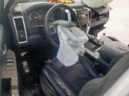 ✅ 2010 Dodge 1500 ST • VIN: 1D7RB1CT4AS169009 • Lot: 85368695. Wystawiony na Copart z przebiegiem 180 525 mil. Bezpłatny archiwum sprzedaży aukcyjnych z USA i szczegółowy raport historii pojazdu na DreamBid. Zdjęcie 8.