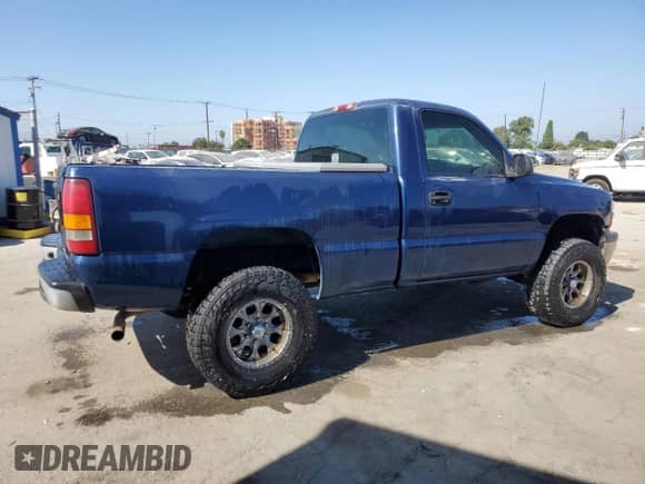 ✅ 2001 Chevrolet Silverado 1500 LS • VIN: 1GCEC14V91Z307897 • Lot: 67905664. Wystawiony na Copart z przebiegiem Nie podano mil. Skorzystaj z bezpłatnego archiwum sprzedaży aukcyjnych z USA i zobacz szczegółowy raport historii pojazdu na DreamBid. Zdjęcie 3.