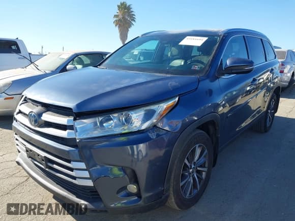 ✅ 2019 Toyota Highlander Hybrid XLE • VIN: 5TDJGRFH9KS053572 • Лот: 43181694. Опубликован ранее на IAAI с пробегом 96 093 миль. Бесплатный доступ к архиву аукционных продаж из США и подробный отчёт об истории автомобиля на DreamBid. Изображение 2.