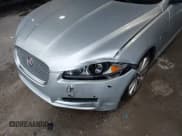 ✅ 2014 Jaguar XF SC • VIN: SAJWJ0EF9E8U17227 • Lot: 40455665. Wystawiony na IAAI z przebiegiem 125 196 mil. Bezpłatny archiwum sprzedaży aukcyjnych z USA i szczegółowy raport historii pojazdu na DreamBid. Zdjęcie 6.