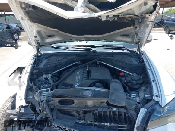 ✅ 2013 BMW X6 xDrive35i • VIN: 5UXFG2C55DL785465 • Lot: 42389520. Listed on IAAI with 116,671 mi. Free auction sales archive from the USA and detailed vehicle history report at DreamBid. Image 10.