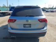 ✅ 2019 Volkswagen Tiguan S • VIN: 3VV1B7AX1KM180223 • Лот: 43266518. Опубликован ранее на IAAI с пробегом 113 633 миль. Бесплатный доступ к архиву аукционных продаж из США и подробный отчёт об истории автомобиля на DreamBid. Изображение 16.