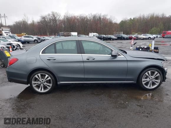 ✅ 2019 Mercedes-Benz C 300 • VIN: 55SWF8EBXKU291272 • Lot: 41976071. Wystawiony na IAAI z przebiegiem 59 100 mil. Bezpłatny archiwum sprzedaży aukcyjnych z USA i szczegółowy raport historii pojazdu na DreamBid. Zdjęcie 13.