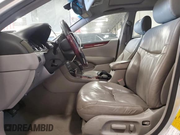 ✅ 2002 Lexus ES 300 • VIN: JTHBF30G420076781 • Лот: 91434765. Опубликован ранее на Copart с пробегом 299 447 миль. Бесплатный доступ к архиву аукционных продаж из США и подробный отчёт об истории автомобиля на DreamBid. Изображение 7.