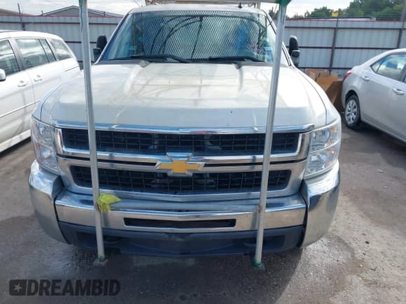 ✅ 2009 Chevrolet Silverado 2500HD Work Truck • VIN: 1GCHC43K79F113467 • Лот: 43400959. Опубликован ранее на IAAI с пробегом 337 659 миль. Бесплатный доступ к архиву аукционных продаж из США и подробный отчёт об истории автомобиля на DreamBid. Изображение 12.