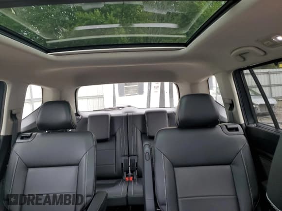 ✅ 2023 Volkswagen Atlas SEL R-Line Black • VIN: 1V2SR2CA1PC519502 • Лот: 71162975. Опубликован ранее на Copart с пробегом 80 503 миль. Бесплатный доступ к архиву аукционных продаж из США и подробный отчёт об истории автомобиля на DreamBid. Изображение 10.