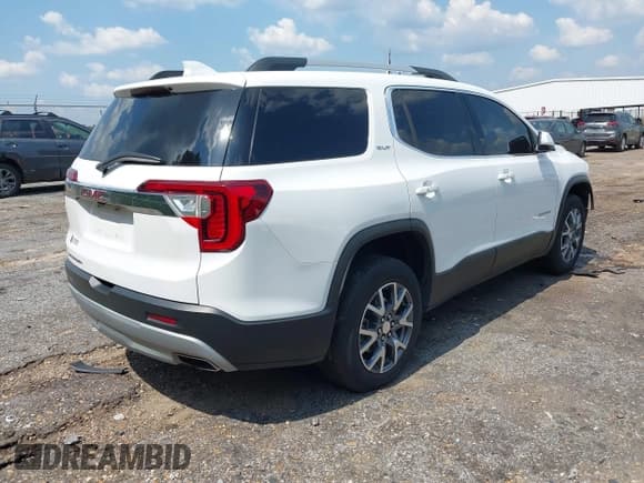 ✅ 2023 GMC Acadia SLT • VIN: 1GKKNML41PZ230169 • Lot: 43183066. Wystawiony na IAAI z przebiegiem 49 524 mil. Bezpłatny archiwum sprzedaży aukcyjnych z USA i szczegółowy raport historii pojazdu na DreamBid. Zdjęcie 4.