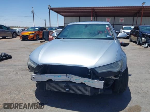 ✅ 2016 Audi A6 Premium • VIN: WAUFFAFC0GN076036 • Lot: 42242476. Wystawiony na IAAI z przebiegiem 129 313 mil. Bezpłatny archiwum sprzedaży aukcyjnych z USA i szczegółowy raport historii pojazdu na DreamBid. Zdjęcie 6.