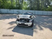 ✅ 2015 MINI Convertible S • VIN: WMWZP3C54F2A90956 • Lot: 57052545. Wystawiony na Copart z przebiegiem 39 096 mil. Bezpłatny archiwum sprzedaży aukcyjnych z USA i szczegółowy raport historii pojazdu na DreamBid. Zdjęcie 13.