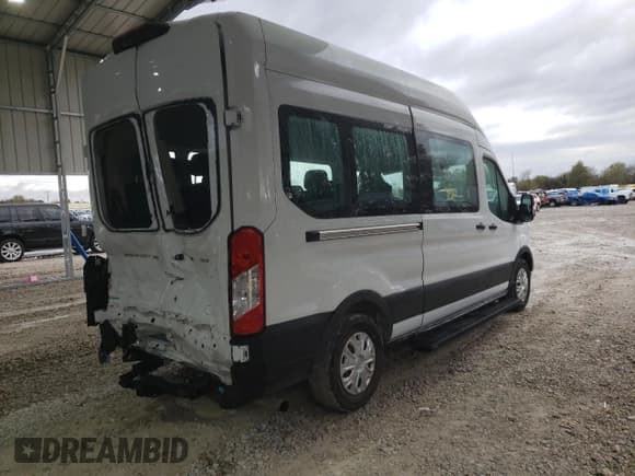 ✅ 2021 Ford Transit Passenger XL • VIN: 1FBAX2X80MKA32064 • Lot: 79286544. Wystawiony na Copart z przebiegiem 96 681 mil. Bezpłatny archiwum sprzedaży aukcyjnych z USA i szczegółowy raport historii pojazdu na DreamBid. Zdjęcie 3.