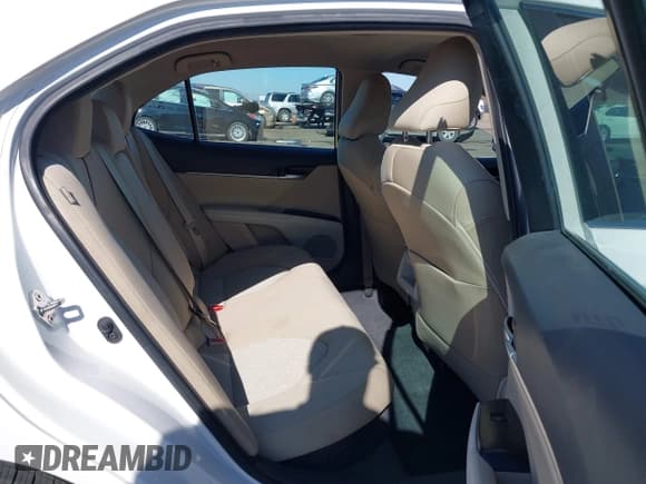 ✅ 2018 Toyota Camry Hybrid LE • VIN: 4T1B31HK9JU504399 • Лот: 43538886. Опубликован ранее на IAAI с пробегом 105 196 миль. Бесплатный доступ к архиву аукционных продаж из США и подробный отчёт об истории автомобиля на DreamBid. Изображение 8.