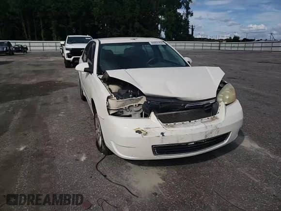 2006 Chevrolet Malibu 2LT z VIN 1G1ZT51896F102637, wystawiony jako Copart lot #69962454 z przebiegiem 184 047 mil mil oraz Szkoda całkowita • Salvage title. Historia ofert i sprzedaży dostępna na DreamBid. Obrazek 10.