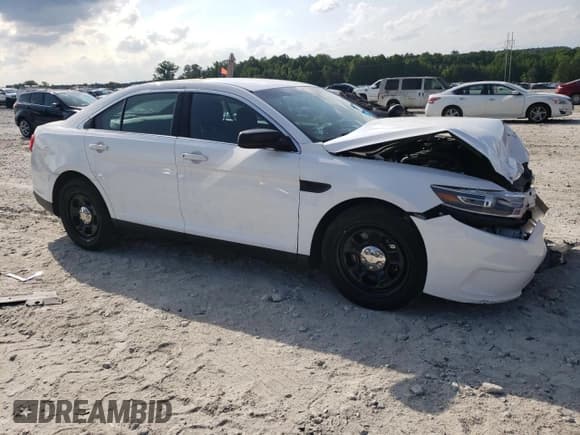 ✅ 2019 Ford Police Interceptor • VIN: 1FAHP2MK1KG113526 • Lot: 53779674. Wystawiony na Copart z przebiegiem 56 303 mil. Bezpłatny archiwum sprzedaży aukcyjnych z USA i szczegółowy raport historii pojazdu na DreamBid. Zdjęcie 4.