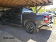 ✅ 2017 Toyota Tundra SR5 • VIN: 5TFEY5F13HX213331 • Лот: 64334135. Опубликован ранее на Copart с пробегом 76 455 миль. Бесплатный доступ к архиву аукционных продаж из США и подробный отчёт об истории автомобиля на DreamBid. Изображение 2.