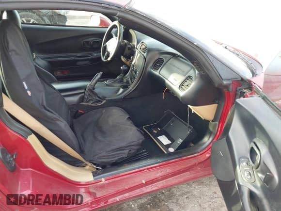 ✅ 2001 Chevrolet Corvette • VIN: 1G1YY22G215118484 • Lot: 43636688. Wystawiony na IAAI z przebiegiem 207 797 mil. Bezpłatny archiwum sprzedaży aukcyjnych z USA i szczegółowy raport historii pojazdu na DreamBid. Zdjęcie 5.