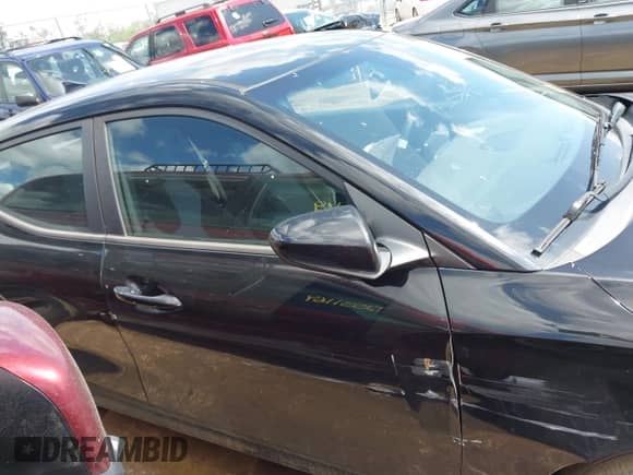 2019 Hyundai Veloster Premium z VIN KMHTG6AF1KU003446, wystawiony jako IAAI lot #42551823 z przebiegiem 93 296 mil mil oraz . Historia ofert i sprzedaży dostępna na DreamBid. Obrazek 13.