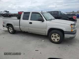 ✅ 2005 Chevrolet Silverado 1500 LS • VIN: 2GCEK19T751198686 • Lot: 74515944. Wystawiony na Copart z przebiegiem 256 818 mil mil. Skorzystaj z bezpłatnego archiwum sprzedaży aukcyjnych z USA i zobacz szczegółowy raport historii pojazdu na DreamBid. Zdjęcie 4.