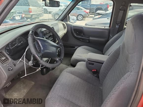 ✅ 1999 Ford Ranger XLT • VIN: 1FTZR15X3XPA38090 • Lot: 70172205. Wystawiony na Copart z przebiegiem 171 756 mil. Bezpłatny archiwum sprzedaży aukcyjnych z USA i szczegółowy raport historii pojazdu na DreamBid. Zdjęcie 8.