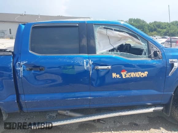 ✅ 2022 Ford F-150 XL • VIN: 1FTFW1E88NKD97983 • Lot: 42827622. Wystawiony na IAAI z przebiegiem 86 393 mil. Bezpłatny archiwum sprzedaży aukcyjnych z USA i szczegółowy raport historii pojazdu na DreamBid. Zdjęcie 14.