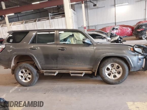 ✅ 2018 Toyota 4Runner SR5 • VIN: JTEBU5JR7J5533535 • Лот: 42087935. Опубликован ранее на IAAI с пробегом 79 095 миль. Бесплатный доступ к архиву аукционных продаж из США и подробный отчёт об истории автомобиля на DreamBid. Изображение 12.