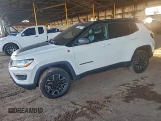 ✅ 2019 Jeep Compass Trailhawk • VIN: 3C4NJDDB0KT639068 • Lot: 94962875. Wystawiony na Copart z przebiegiem 56 694 mil. Bezpłatny archiwum sprzedaży aukcyjnych z USA i szczegółowy raport historii pojazdu na DreamBid. Zdjęcie 1.