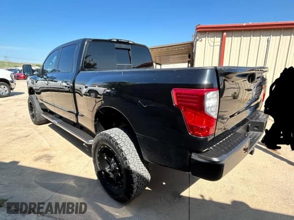 ✅ 2017 Nissan Titan SV • VIN: 1N6AA1F28HN552762 • Лот: 89440295. Опубликован ранее на Copart с пробегом 76 421 миль. Бесплатный доступ к архиву аукционных продаж из США и подробный отчёт об истории автомобиля на DreamBid. Изображение 3.
