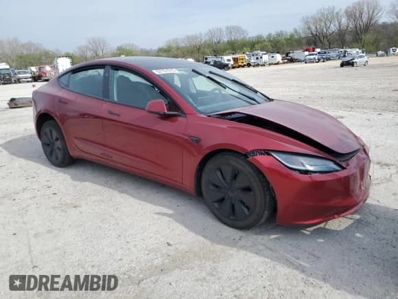 ✅ 2024 Tesla Model 3 • VIN: 5YJ3E1EA4RF784705 • Lot: 52701015. Wystawiony na Copart z przebiegiem 7 400 mil. Bezpłatny archiwum sprzedaży aukcyjnych z USA i szczegółowy raport historii pojazdu na DreamBid. Zdjęcie 4.