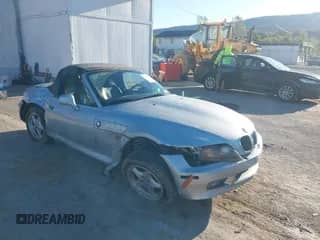 1998 BMW 3 Series Z3 1.9 with VIN 4USCH7330WLE10550, listed as a IAAI auction lot 43333873 with 84,380 mi miles and . Bid and sale history available at DreamBid. Image 1.