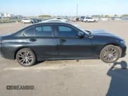 ✅ 2020 BMW 3 Series 330i xDrive • VIN: 3MW5R7J0XL8B45718 • Lot: 43351670. Wystawiony na IAAI z przebiegiem 89 335 mil. Bezpłatny archiwum sprzedaży aukcyjnych z USA i szczegółowy raport historii pojazdu na DreamBid. Zdjęcie 13.