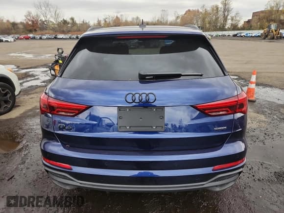 ✅ 2025 Audi Q3 S line Premium • VIN: WA1DECF32S1027682 • Lot: 91085055. Wystawiony na Copart z przebiegiem 9 218 mil. Bezpłatny archiwum sprzedaży aukcyjnych z USA i szczegółowy raport historii pojazdu na DreamBid. Zdjęcie 6.