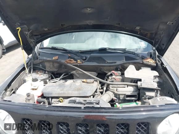 ✅ 2017 Jeep Patriot Sport • VIN: 1C4NJRBB1HD194743 • Lot: 43010175. Listed on IAAI with 125,054 mi. Free auction sales archive from the USA and detailed vehicle history report at DreamBid. Image 10.