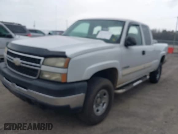 ✅ 2006 Chevrolet Silverado 2500HD LT2 • VIN: 1GCHK29U66E147563 • Лот: 41794770. Опубликован ранее на IAAI с пробегом 107 526 миль. Бесплатный доступ к архиву аукционных продаж из США и подробный отчёт об истории автомобиля на DreamBid. Изображение 23.