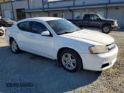 ✅ 2013 Dodge Avenger SXT • VIN: 1C3CDZCB7DN557259 • Lot: 76284154. Wystawiony na Copart z przebiegiem 91 199 mil. Bezpłatny archiwum sprzedaży aukcyjnych z USA i szczegółowy raport historii pojazdu na DreamBid. Zdjęcie 4.