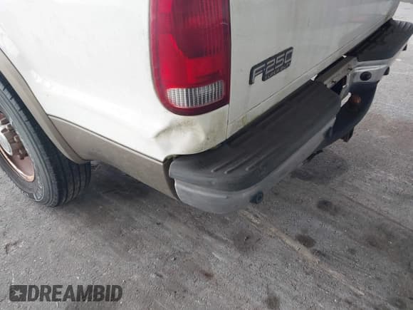 ✅ 2004 Ford F-250 XL • VIN: 1FTNX20L84EB98035 • Лот: 42147102. Опубликован ранее на IAAI с пробегом 184 136 миль. Бесплатный доступ к архиву аукционных продаж из США и подробный отчёт об истории автомобиля на DreamBid. Изображение 6.