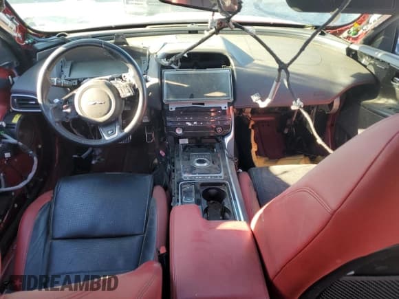 ✅ 2018 Jaguar XE S • VIN: SAJAM4FV6JCP17944 • Лот: 88798165. Опубликован ранее на Copart с пробегом 68 389 миль. Бесплатный доступ к архиву аукционных продаж из США и подробный отчёт об истории автомобиля на DreamBid. Изображение 8.