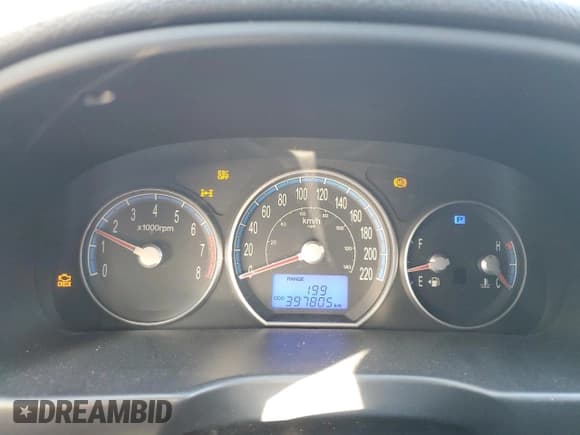 ✅ 2008 Hyundai Santa Fe GL • VIN: 5NMSG73EX8H226580 • Lot: 71614635. Listed on Copart with 397,805 mi. Free auction sales archive from the USA and detailed vehicle history report at DreamBid. Image 9.