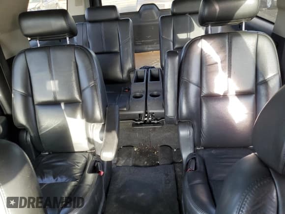 ✅ 2007 Chevrolet Suburban Commercial • VIN: 3GNGK26KX7G135934 • Lot: 80465793. Wystawiony na Copart z przebiegiem Nie podano. Bezpłatny archiwum sprzedaży aukcyjnych z USA i szczegółowy raport historii pojazdu na DreamBid. Zdjęcie 10.