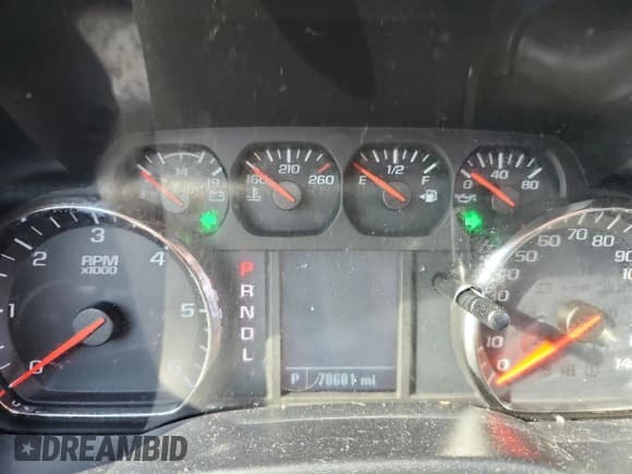 ✅ 2017 Chevrolet Silverado 1500 Custom • VIN: 1GCRCPEHXHZ302599 • Lot: 70905045. Wystawiony na Copart z przebiegiem 78 681 mil. Bezpłatny archiwum sprzedaży aukcyjnych z USA i szczegółowy raport historii pojazdu na DreamBid. Zdjęcie 9.