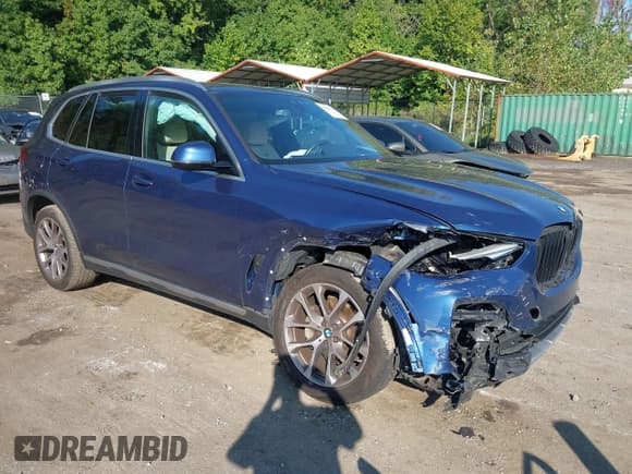✅ 2022 BMW X5 xDrive40i • VIN: 5UXCR6C07N9N32963 • Lot: 43247805. Listed on IAAI with 32,167 mi. Free auction sales archive from the USA and detailed vehicle history report at DreamBid. Image 1.