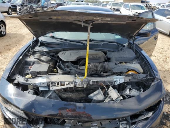 ✅ 2018 Dodge Charger SXT Plus • VIN: 2C3CDXHG9JH129058 • Лот: 82755365. Опубликован ранее на Copart с пробегом 130 542 миль. Бесплатный доступ к архиву аукционных продаж из США и подробный отчёт об истории автомобиля на DreamBid. Изображение 11.