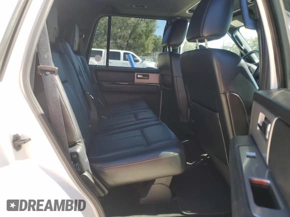 ✅ 2016 Ford Expedition XLT • VIN: 1FMJU1JT3GEF54343 • Lot: 45271995. Listed on Copart with 110,253 mi. Free auction sales archive from the USA and detailed vehicle history report at DreamBid. Image 11.