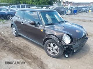 ✅ 2011 MINI Hardtop • VIN: WMWSU3C59BT091614 • Lot: 42868563. Wystawiony na IAAI z przebiegiem 201 569 mil. Bezpłatny archiwum sprzedaży aukcyjnych z USA i szczegółowy raport historii pojazdu na DreamBid. Zdjęcie 1.