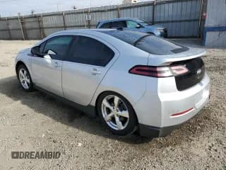 ✅ 2011 Chevrolet Volt • VIN: 1G1RD6E47BU101907 • Lot: 82627674. Wystawiony na Copart z przebiegiem 106 938 mil. Bezpłatny archiwum sprzedaży aukcyjnych z USA i szczegółowy raport historii pojazdu na DreamBid. Zdjęcie 2.