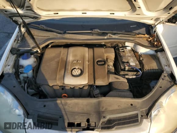 ✅ 2009 Volkswagen Rabbit S • VIN: WVWDB71KX9W028483 • Lot: 89188435. Wystawiony na Copart z przebiegiem 156 605 mil. Bezpłatny archiwum sprzedaży aukcyjnych z USA i szczegółowy raport historii pojazdu na DreamBid. Zdjęcie 11.